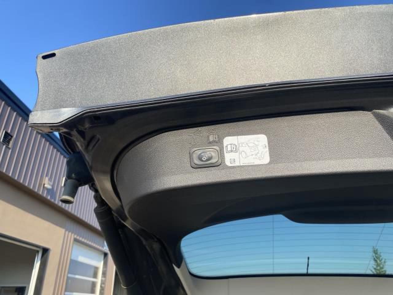 2019 Ford Escape Titanium 4WD - Photo #10