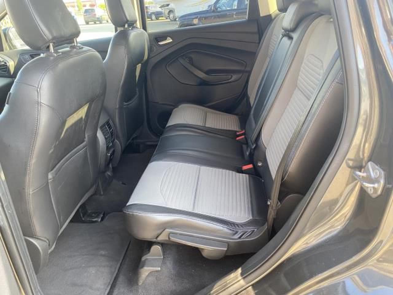 2019 Ford Escape Titanium 4WD - Photo #19