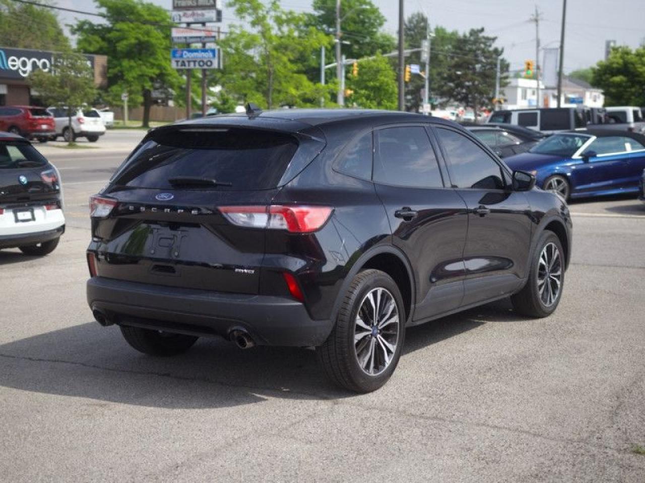 2022 Ford Escape SE  **SE SPORT APPEARANCE PKG** Photo3