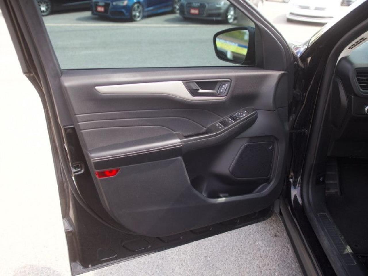 2022 Ford Escape SE  **SE SPORT APPEARANCE PKG** Photo
