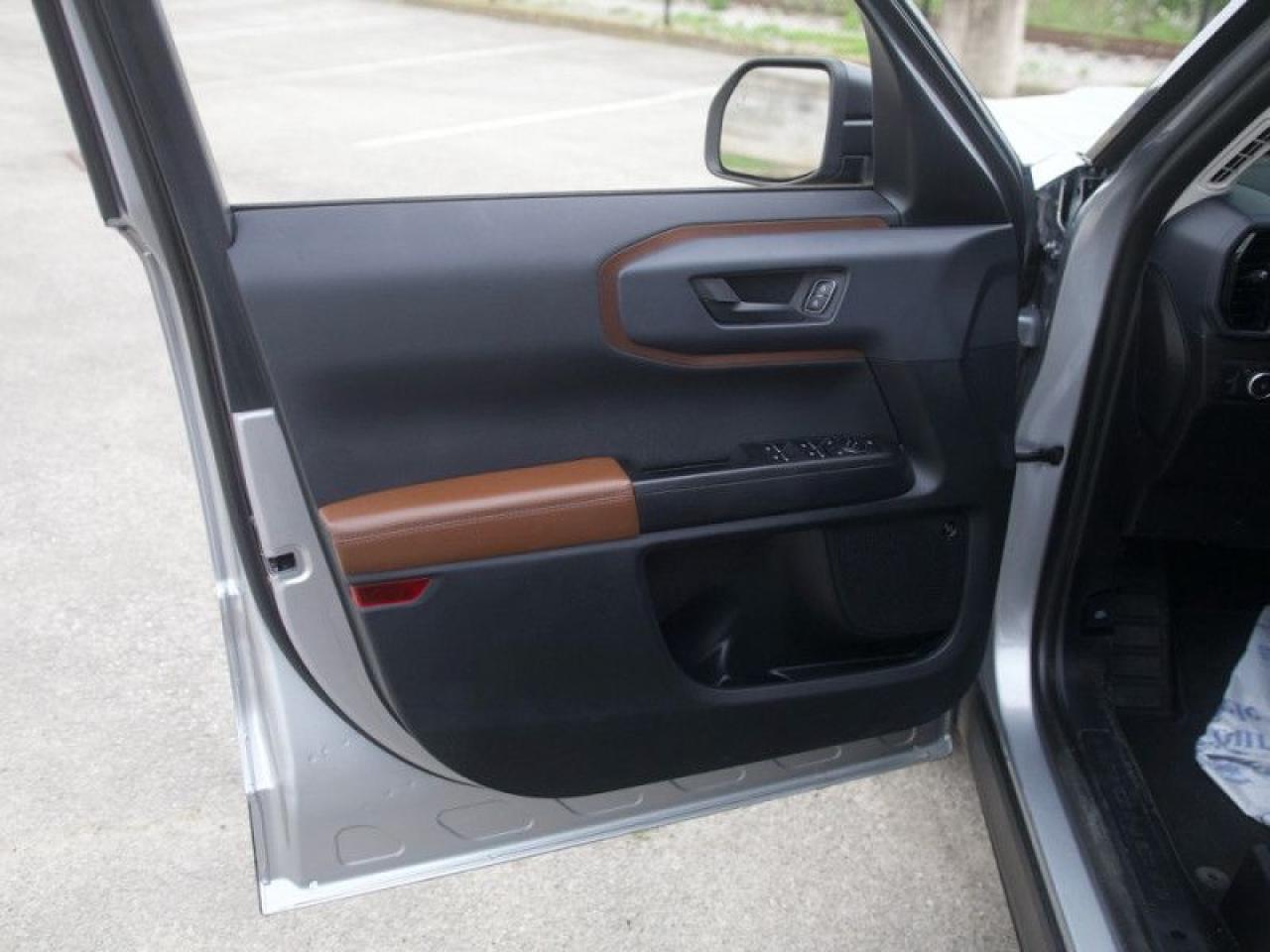 2022 Ford Bronco Sport Outer Banks  **TECH PACKAGE** Photo