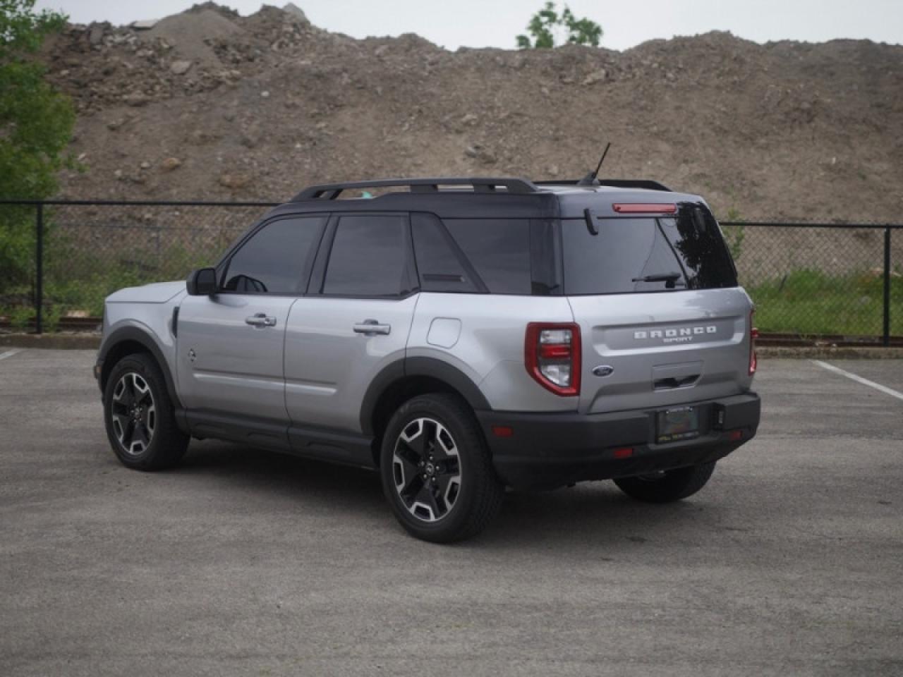 2022 Ford Bronco Sport Outer Banks  **TECH PACKAGE** Photo2