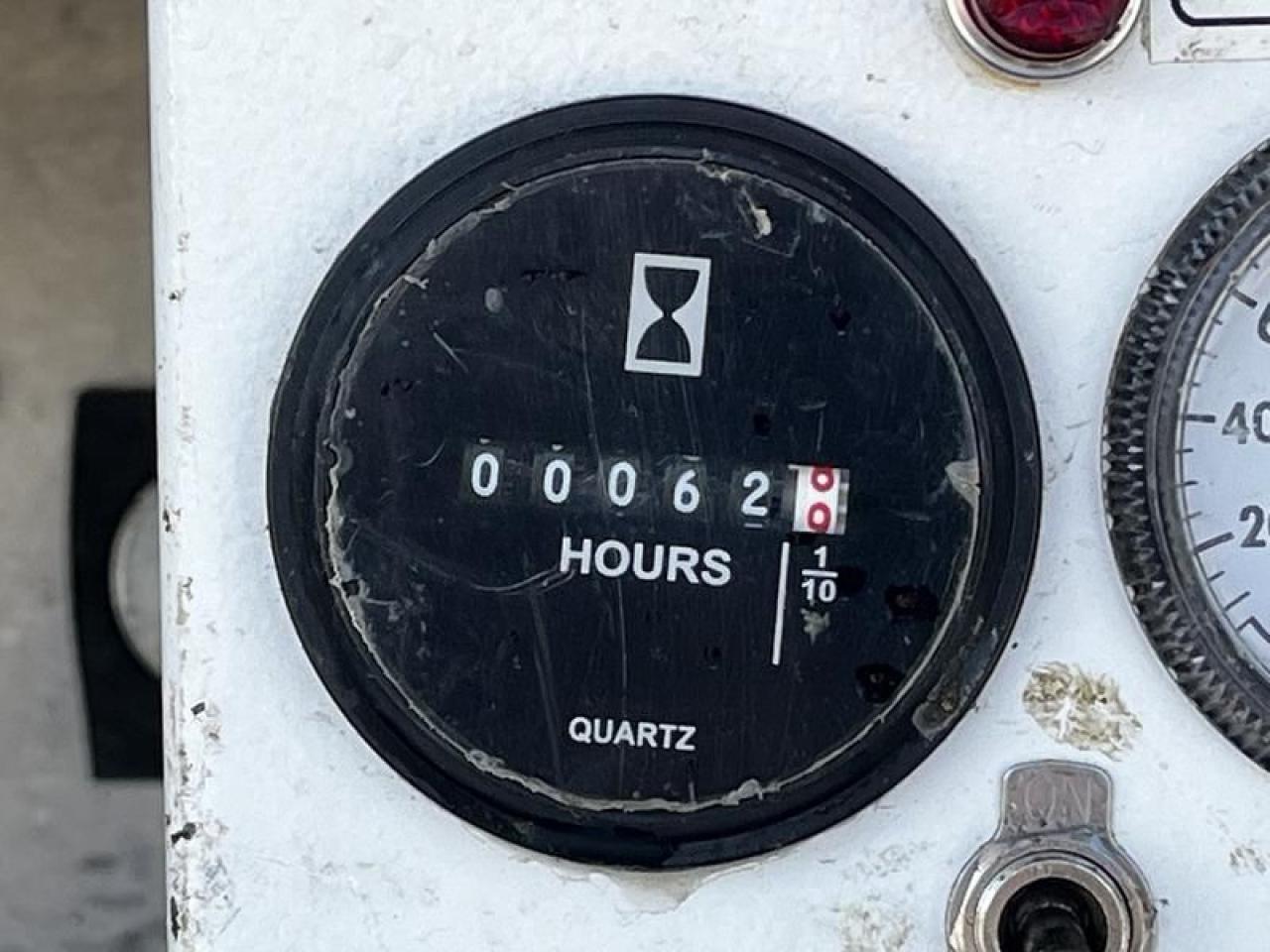 12605758