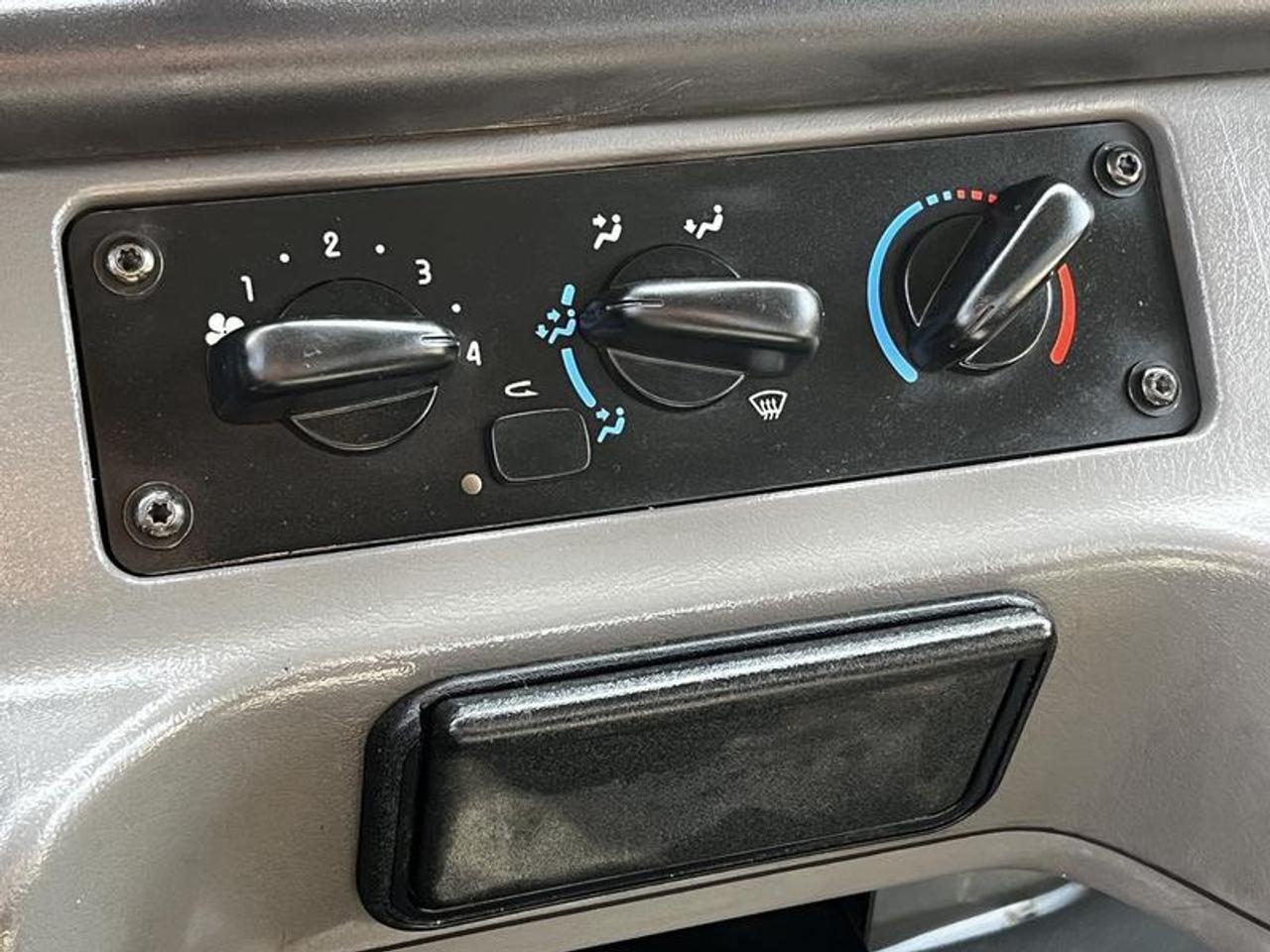 12605758