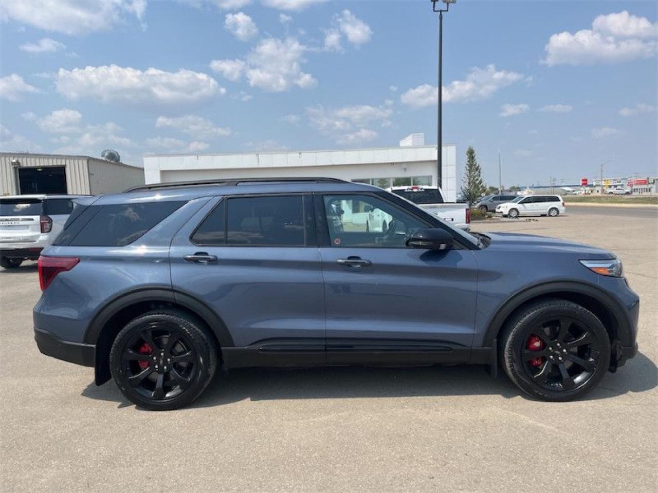 2021 Ford Explorer  Photo1
