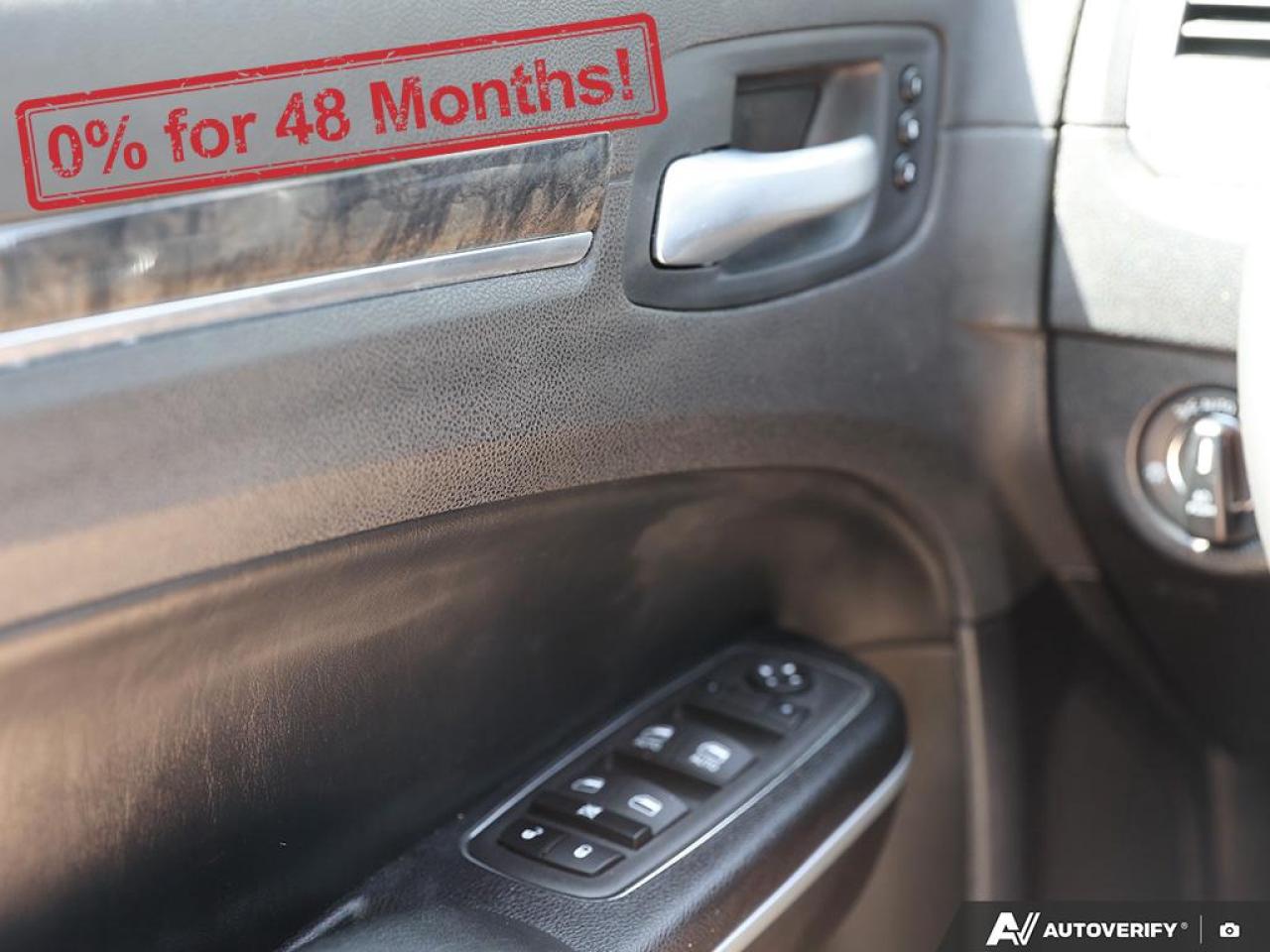 2023 Chrysler 300 300 TOURING L Photo