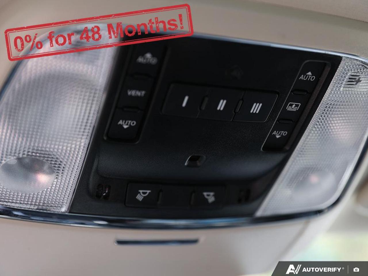 2023 Chrysler 300 300 TOURING L Photo