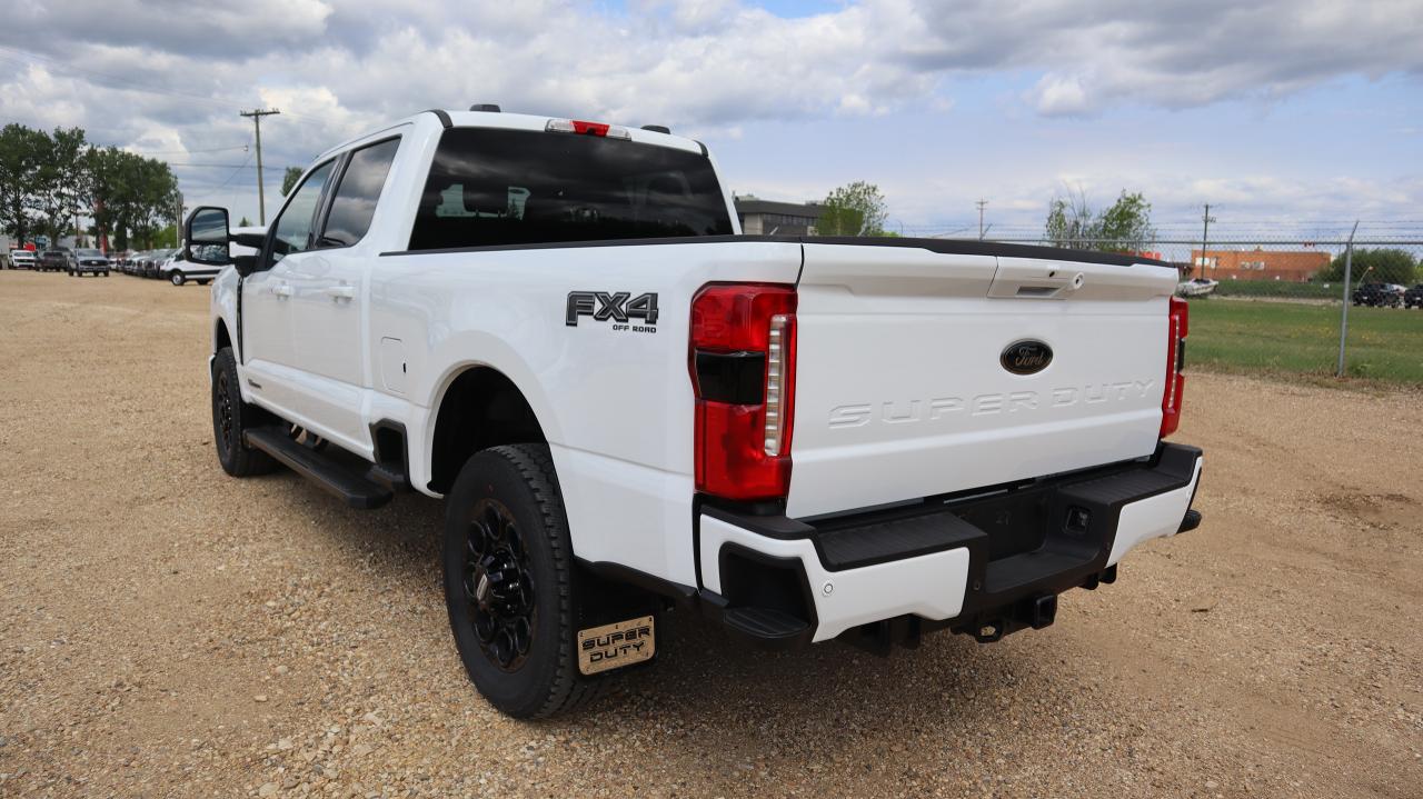 2025 Ford F-350 Super Duty SRW XLT Photo3