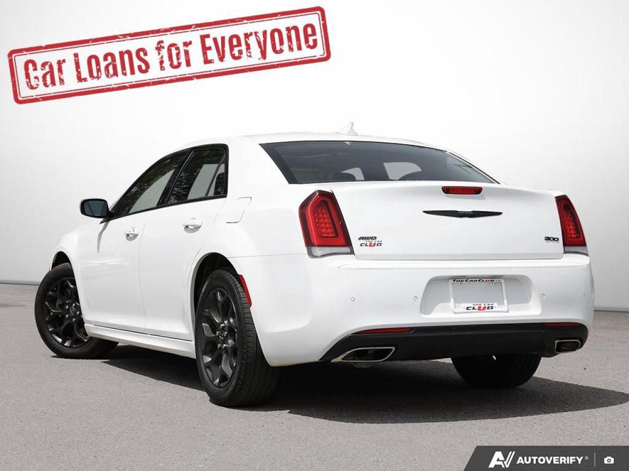 2023 Chrysler 300 300 TOURING L Photo3