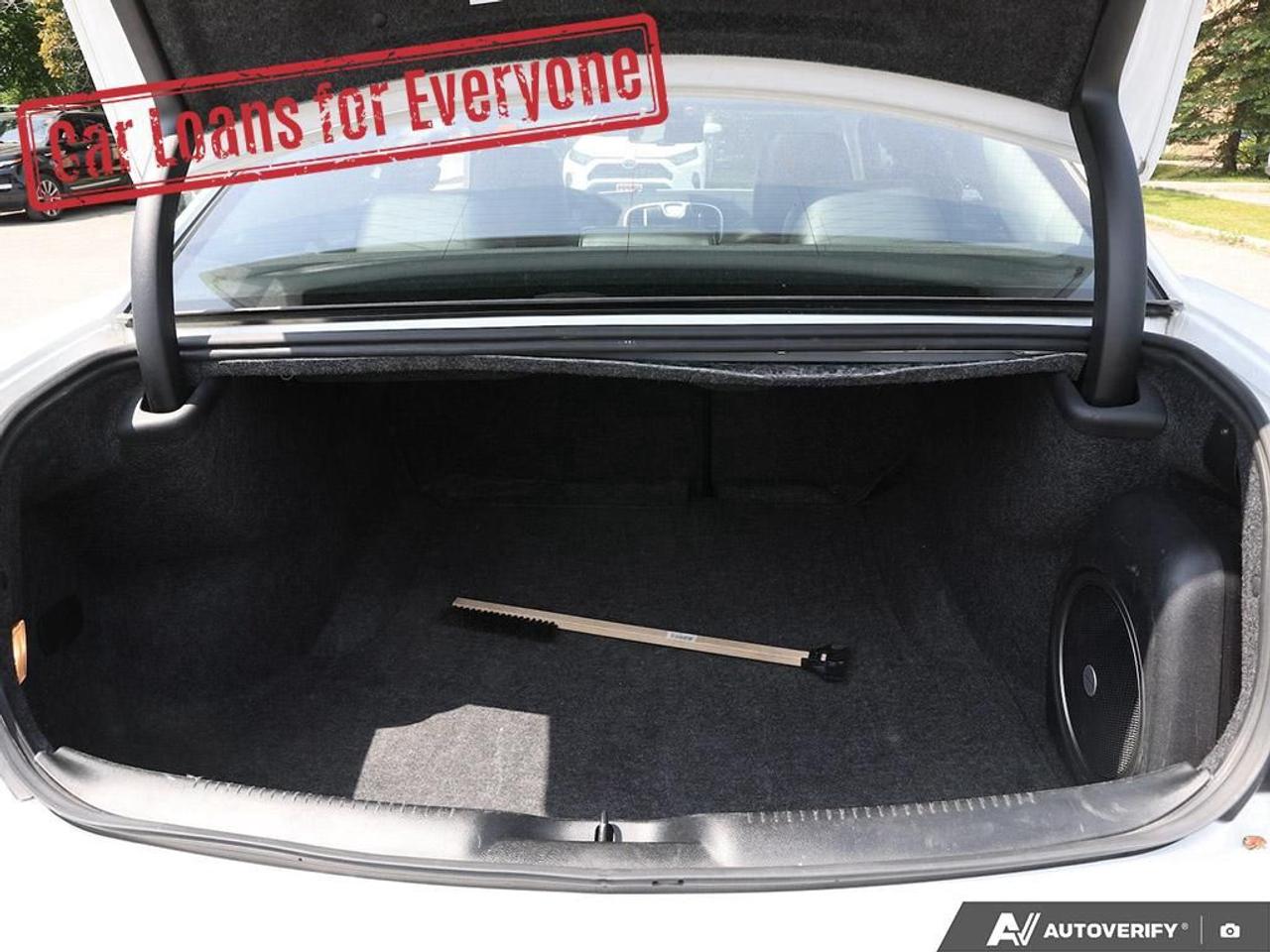 2023 Chrysler 300 300 TOURING L Photo