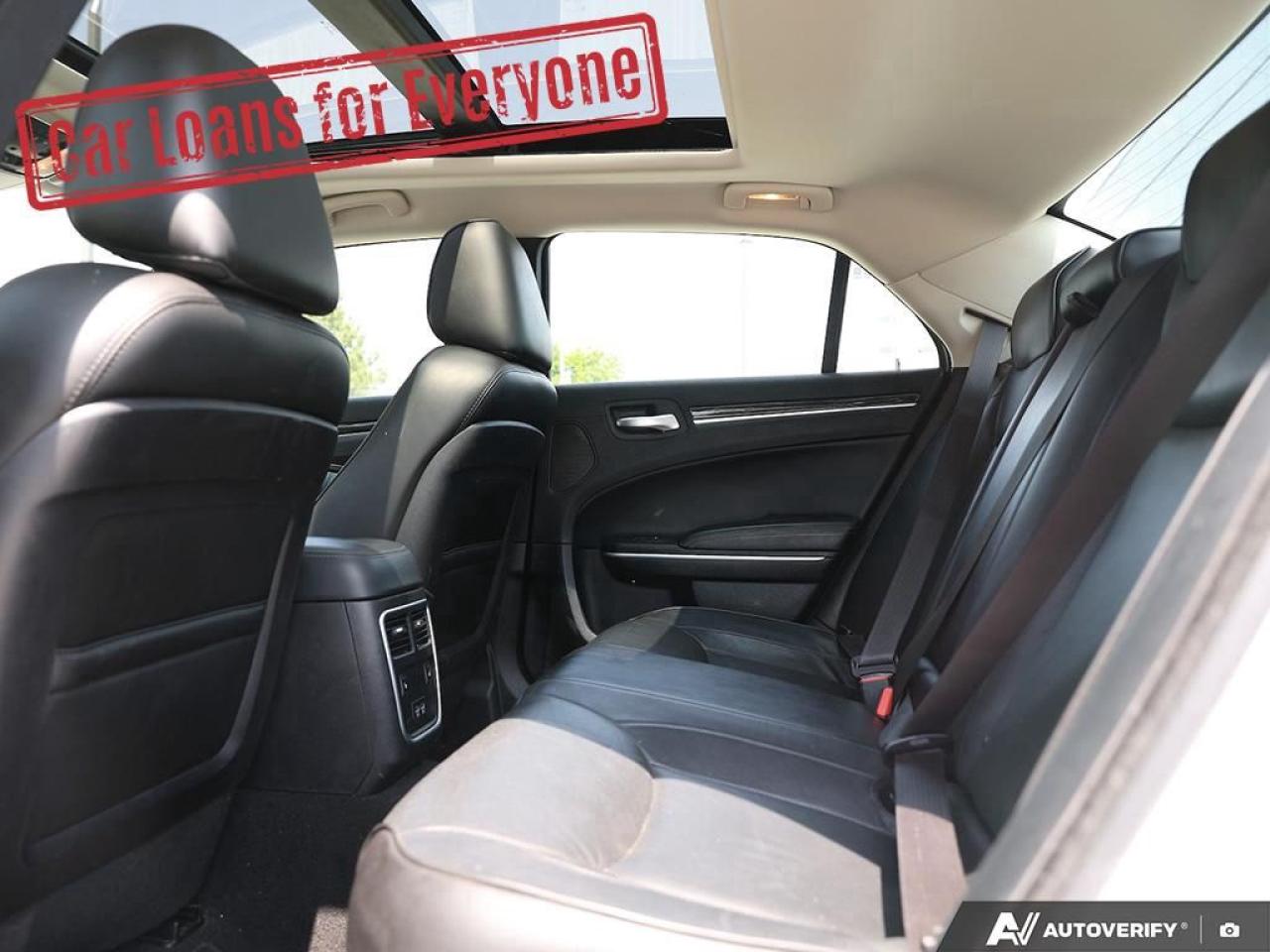 2023 Chrysler 300 300 TOURING L Photo