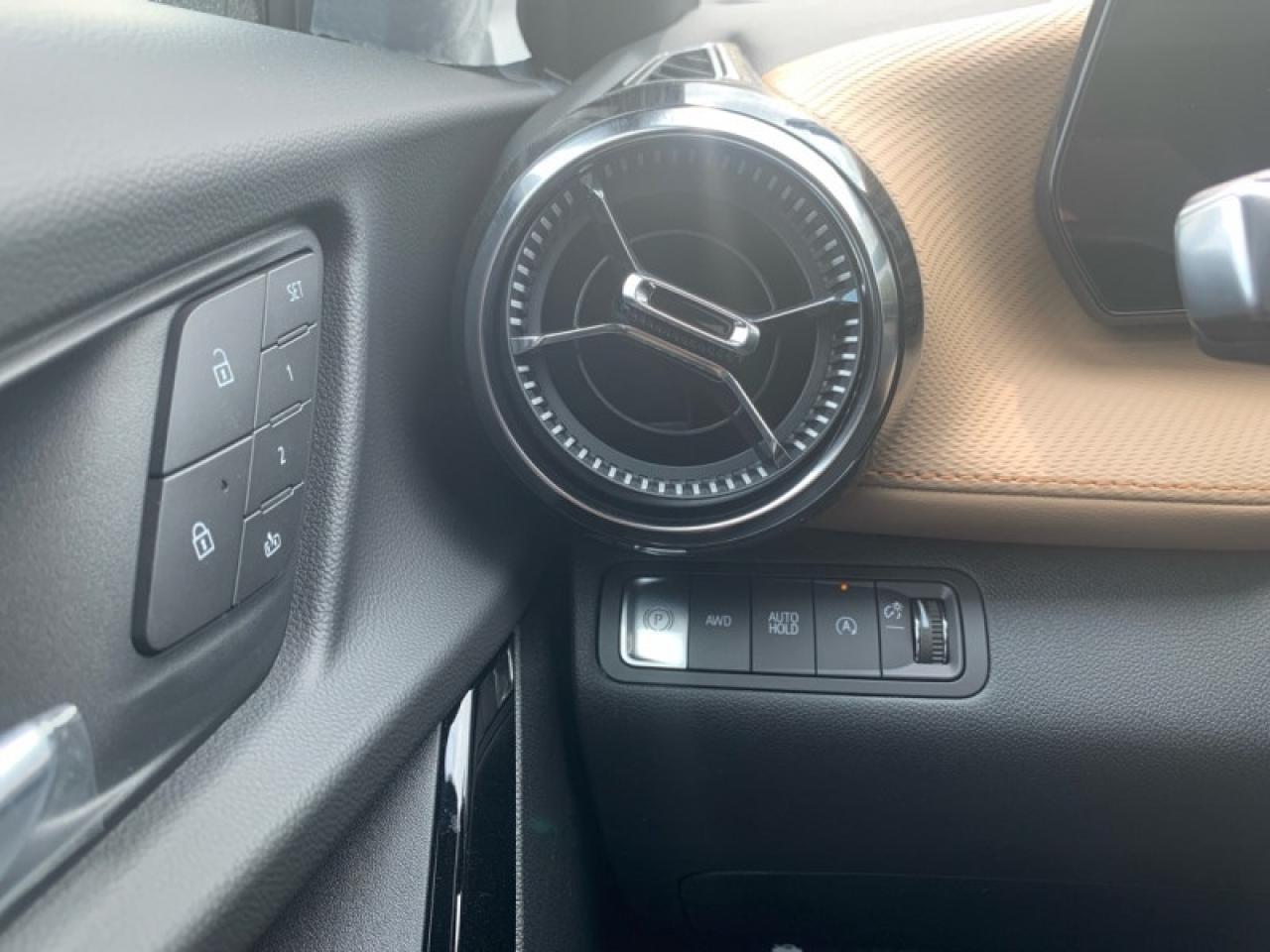 12606358