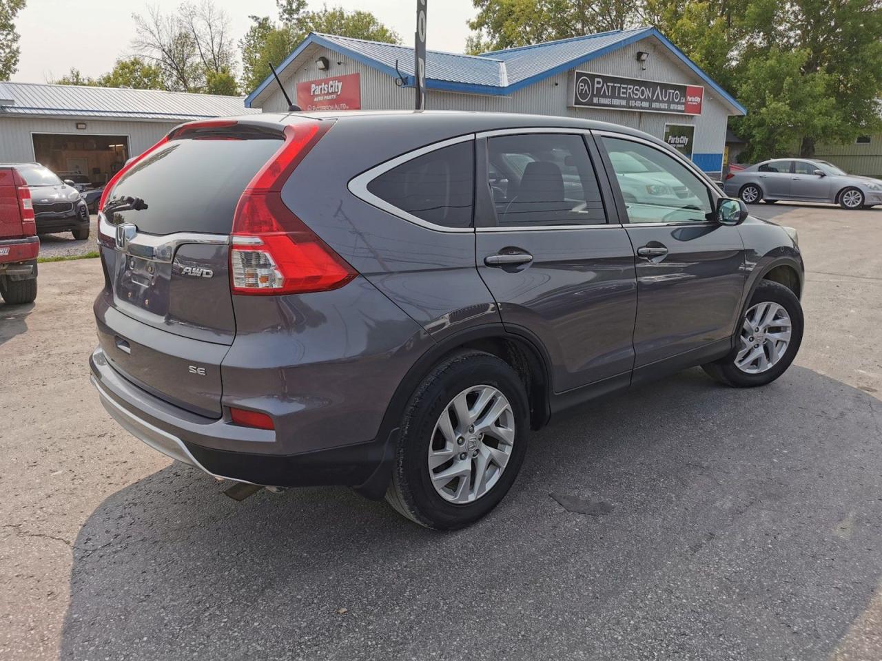 2016 Honda CR-V SE - Photo #5