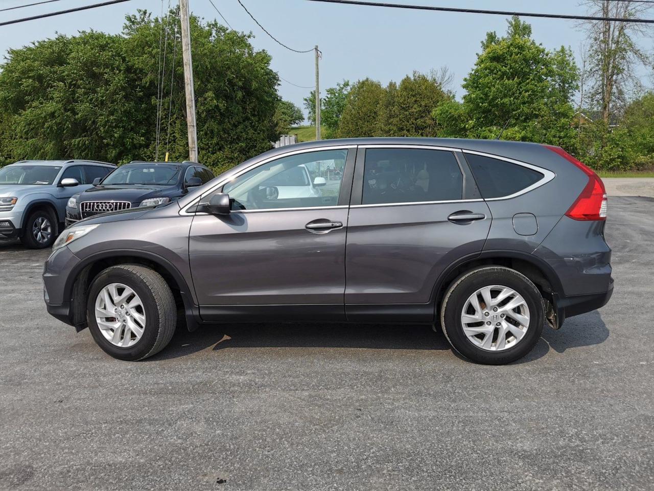 2016 Honda CR-V SE - Photo #2