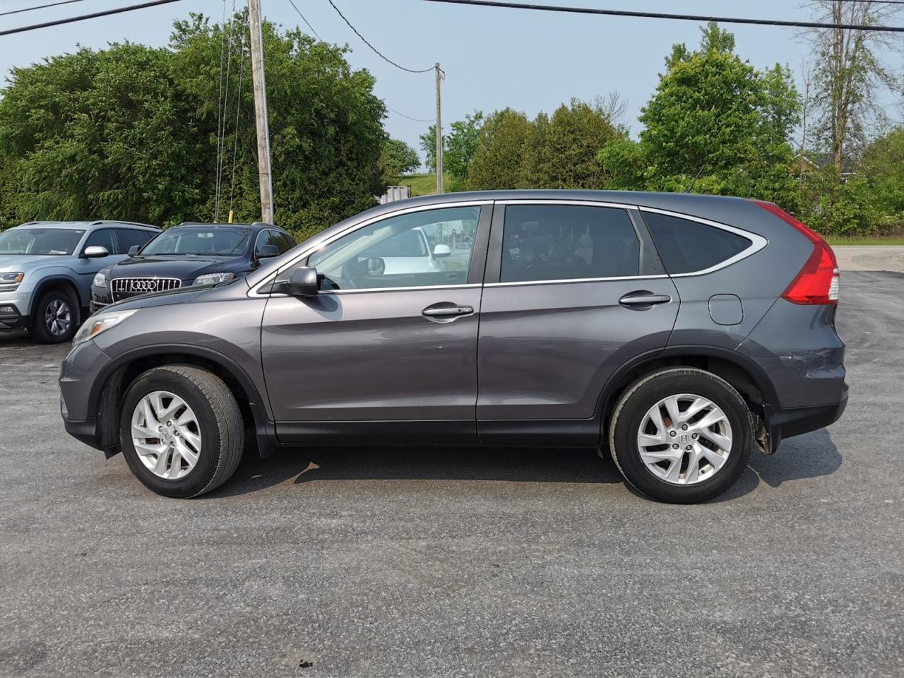 2016 Honda CR-V SE - Photo #2
