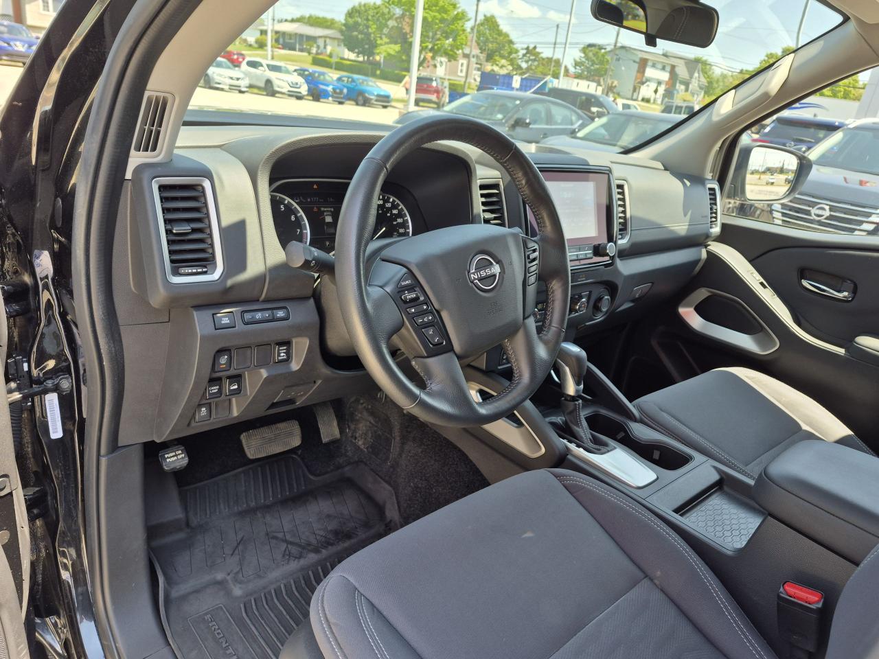 2022 Nissan Frontier SV SPORT Photo21