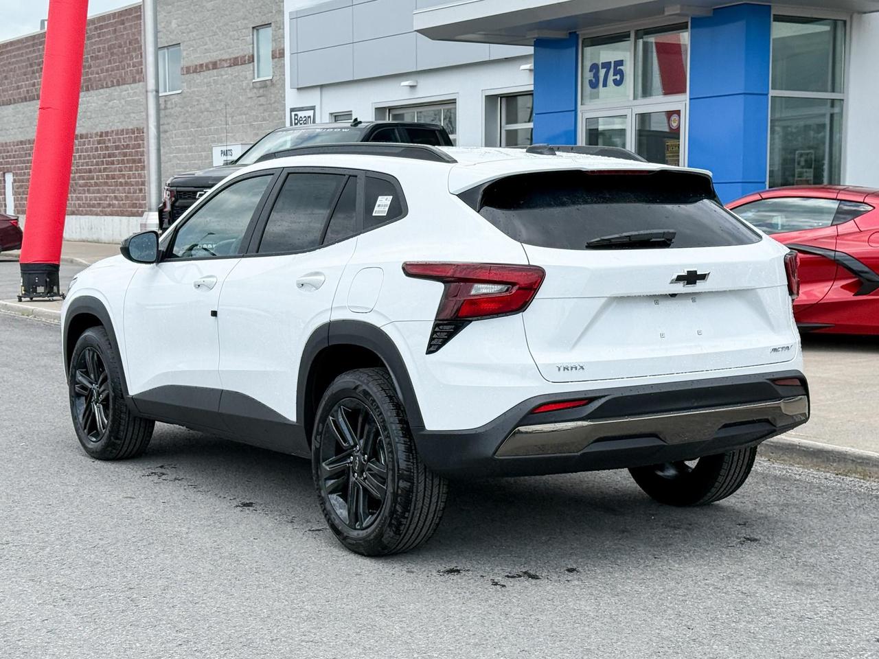 2025 Chevrolet Trax ACTIV 1.2L 3 CYL WITH REMOTE START/ENTRY, HEATED SEATS, HEATED STEERING WHEEL, APPLE CARPLAY AND ANDROID AUTO Photo