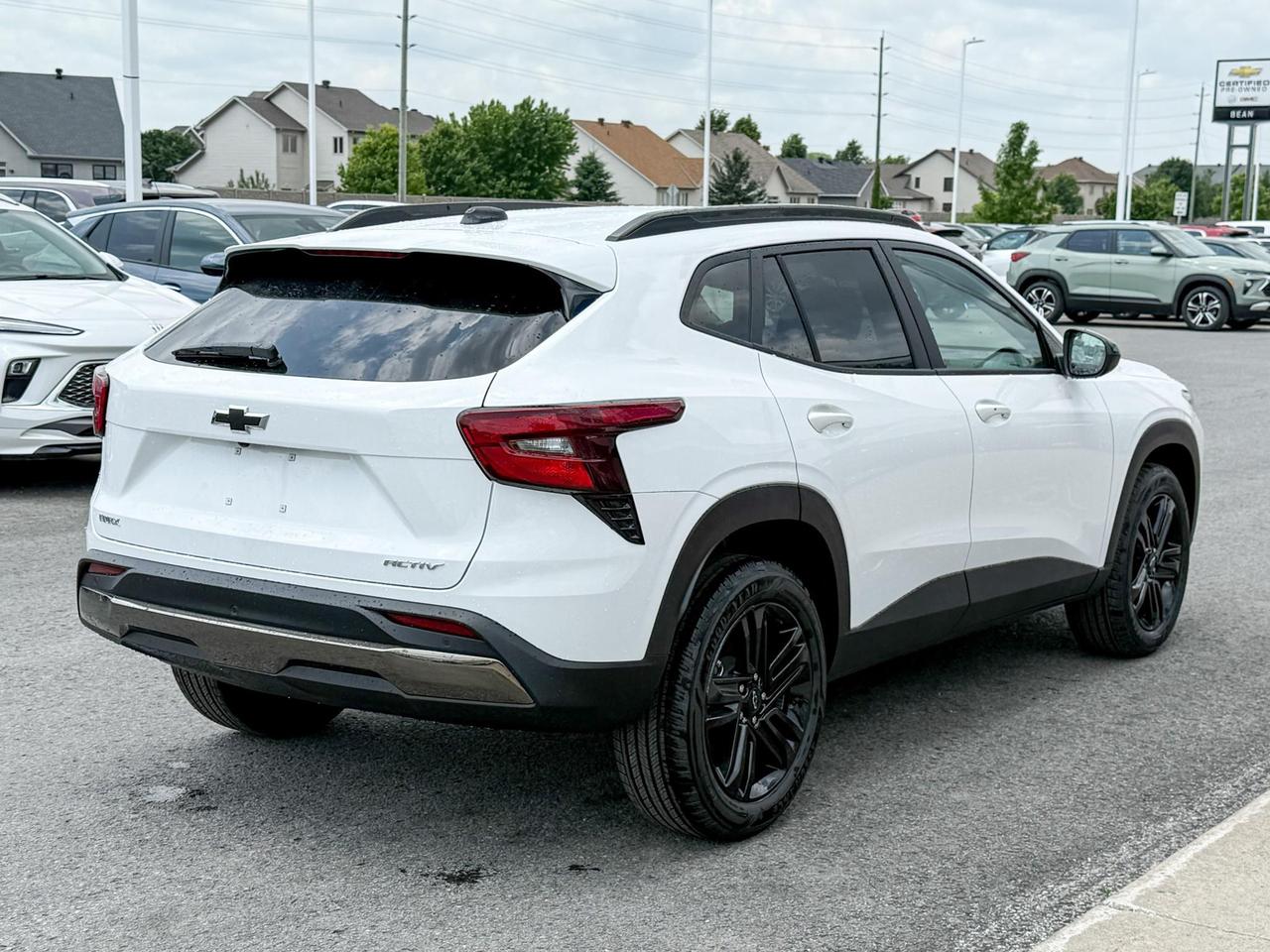 2025 Chevrolet Trax ACTIV 1.2L 3 CYL WITH REMOTE START/ENTRY, HEATED SEATS, HEATED STEERING WHEEL, APPLE CARPLAY AND ANDROID AUTO Photo