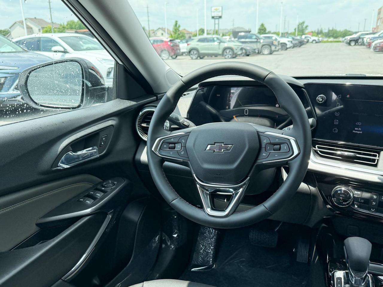 2025 Chevrolet Trax ACTIV 1.2L 3 CYL WITH REMOTE START/ENTRY, HEATED SEATS, HEATED STEERING WHEEL, APPLE CARPLAY AND ANDROID AUTO Photo