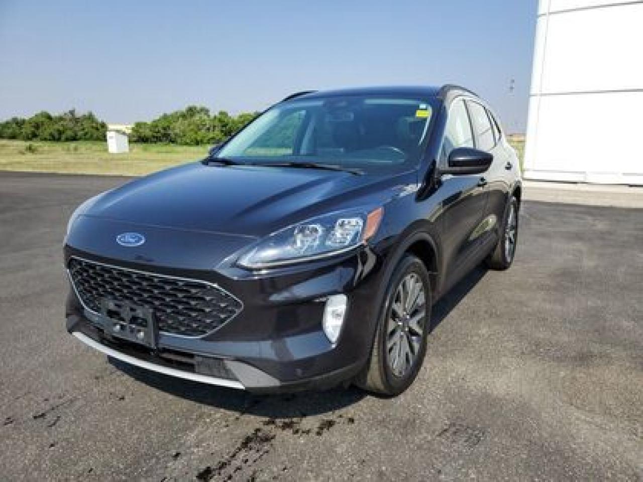 Used 2021 Ford Escape TITANIUM HYBRID W/ REAR VIEW CAMERA for sale in Moose Jaw, SK