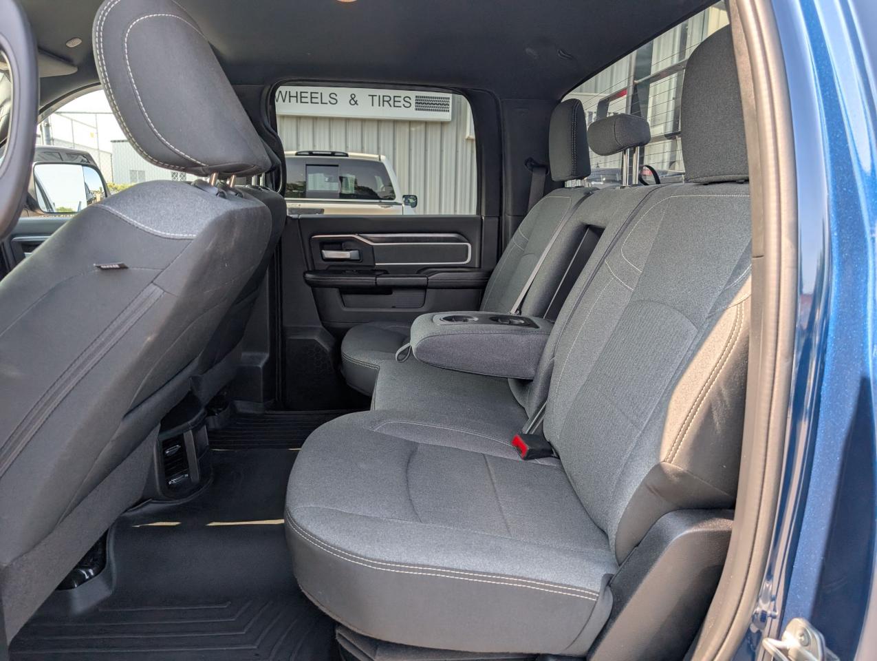 2022 RAM 3500 Big Horn - Photo #17