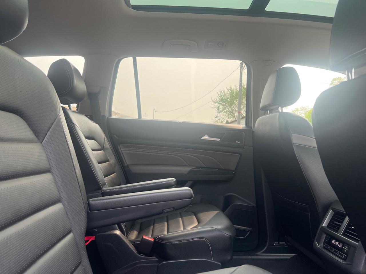 2021 Volkswagen Atlas EXECLINE - Photo #9