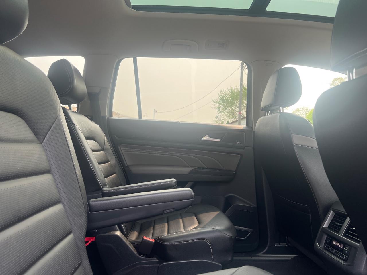 2021 Volkswagen Atlas EXECLINE - Photo #9