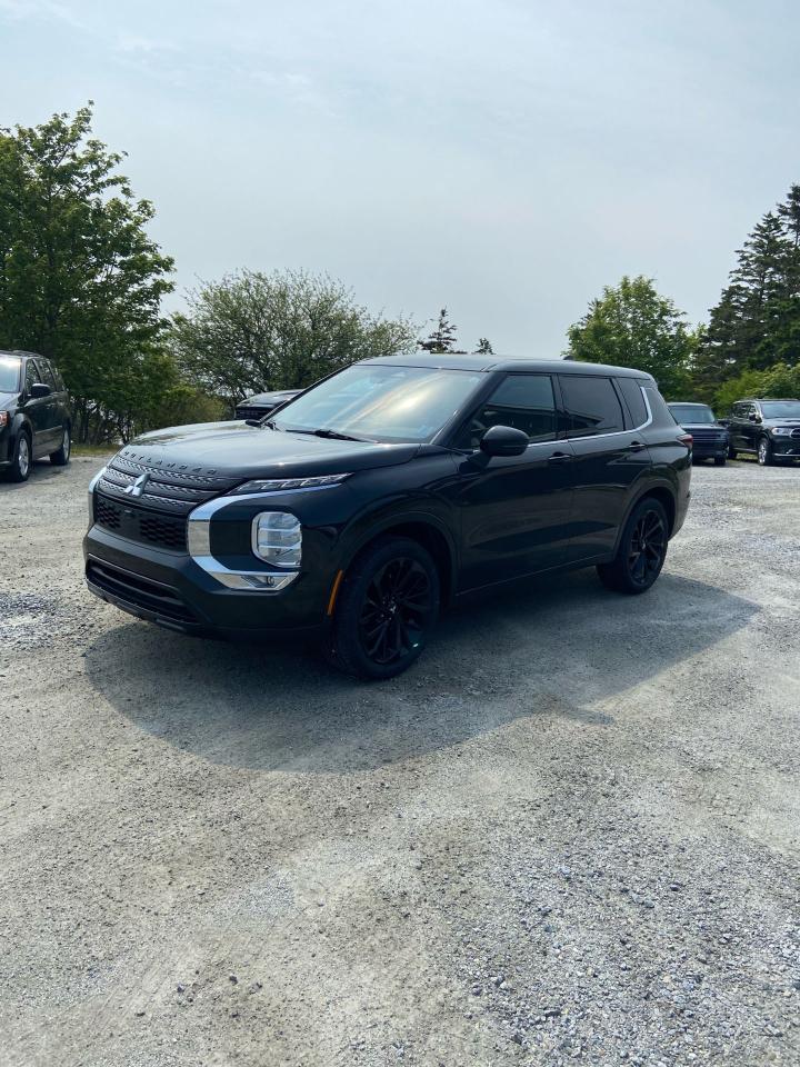 2023 Mitsubishi Outlander NOIR Photo1