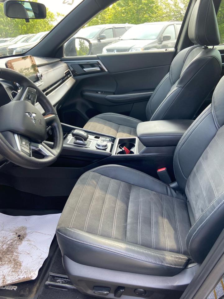 2023 Mitsubishi Outlander NOIR Photo8