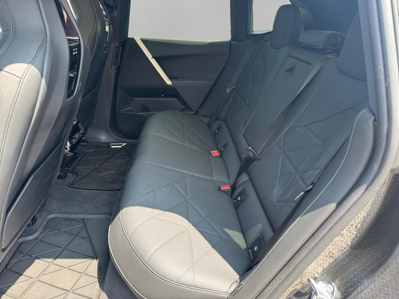 2023 BMW iX xDrive50 Photo