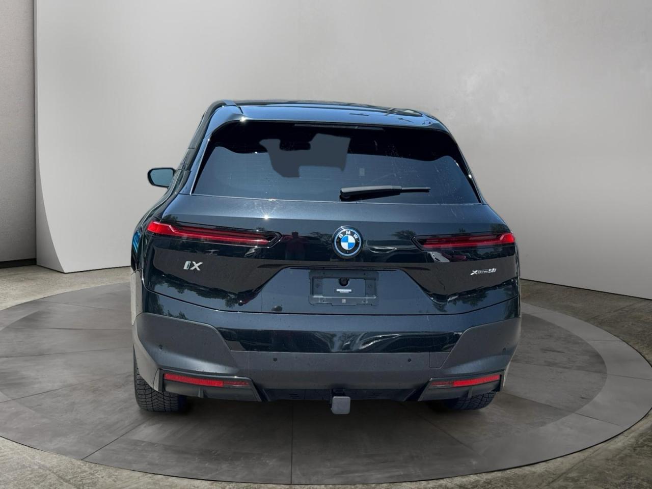 2023 BMW iX xDrive50 Photo4