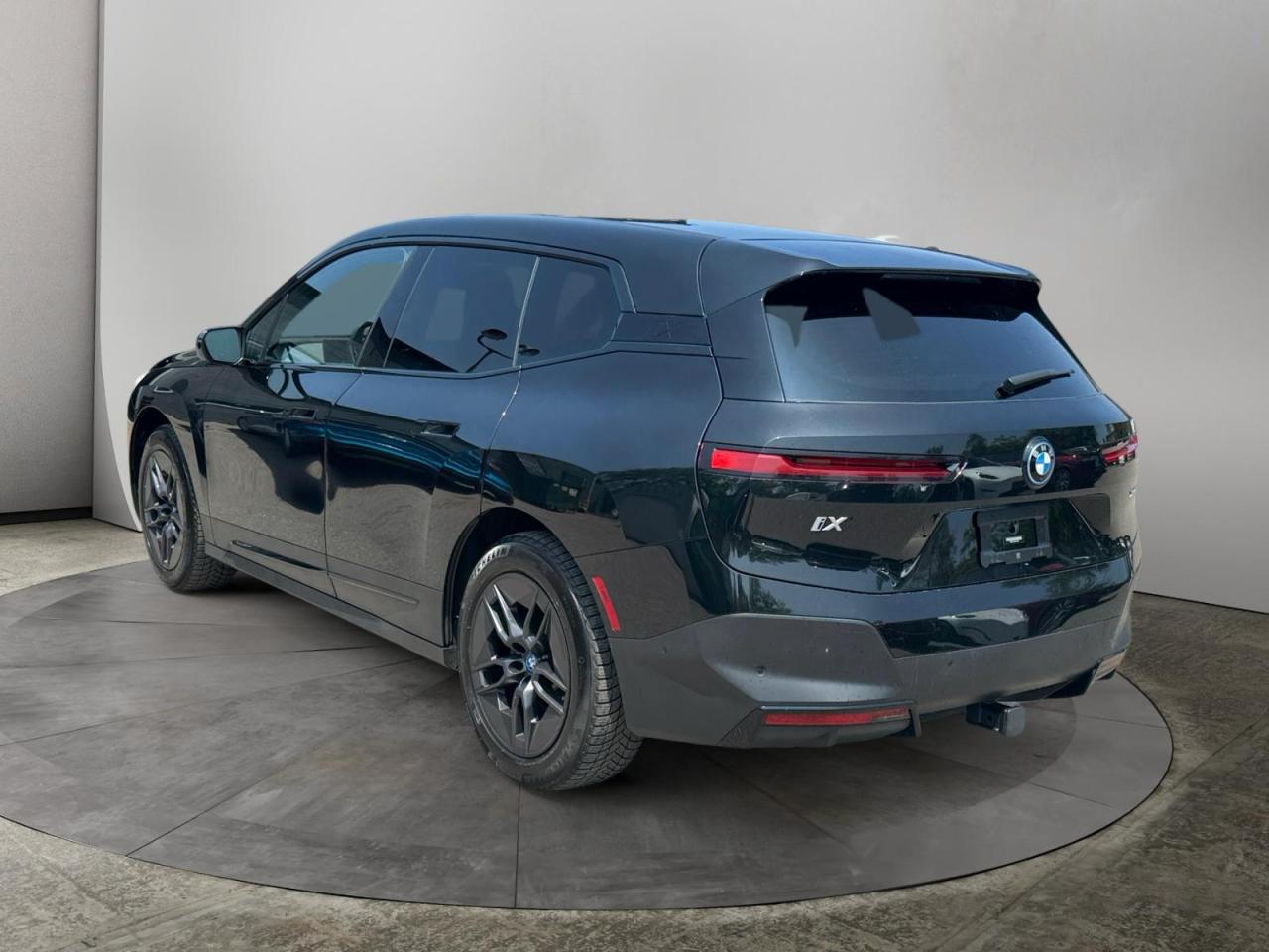 2023 BMW iX xDrive50 Photo2