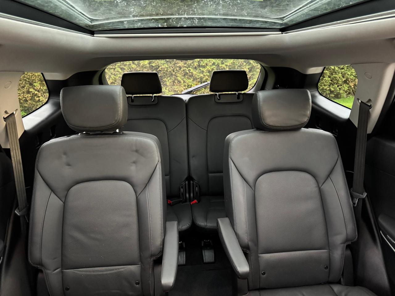 2017 Hyundai Santa Fe XL Luxury - Photo #11