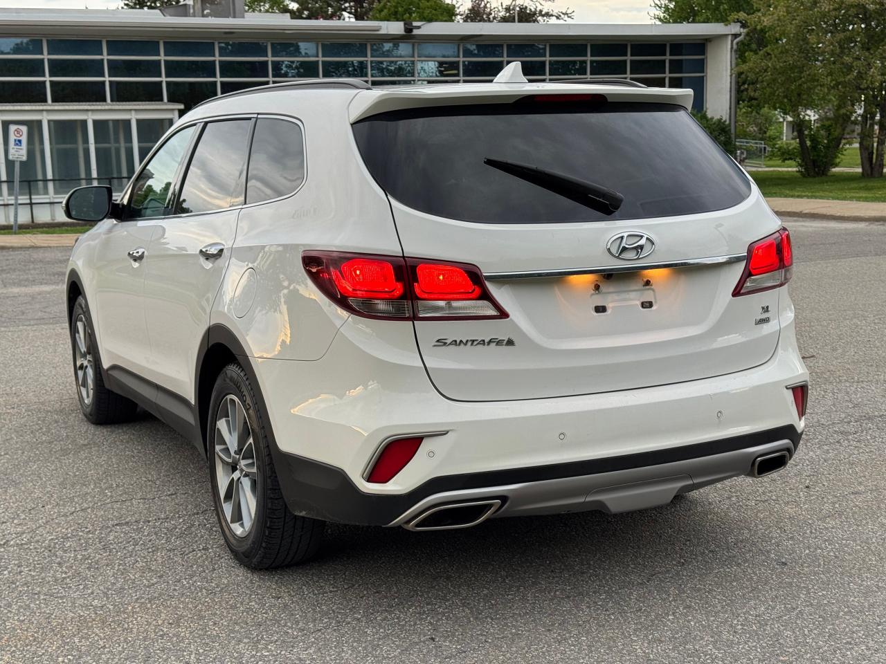 2017 Hyundai Santa Fe XL Luxury - Photo #9