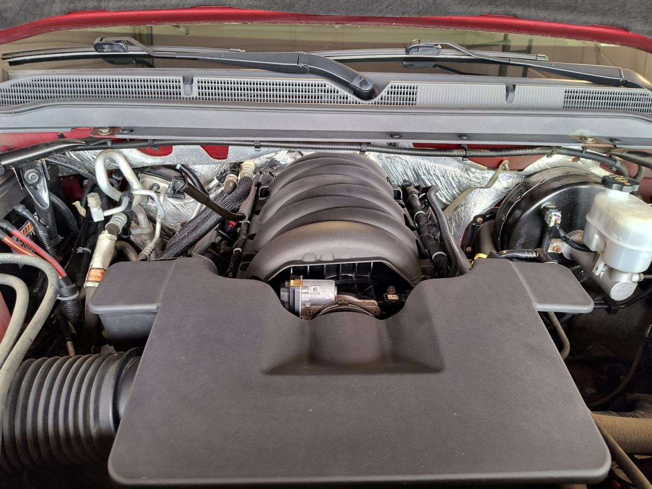2017 GMC Yukon XL SLE Photo3