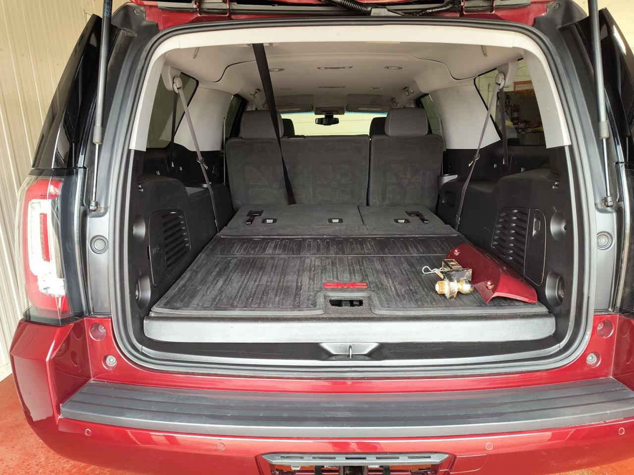 2017 GMC Yukon XL SLE Photo