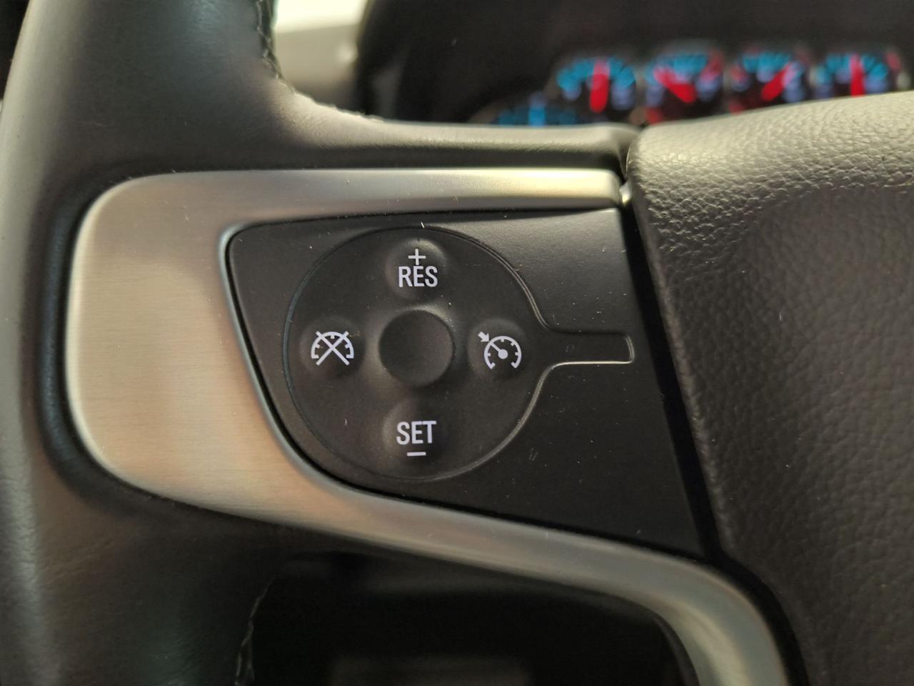 2017 GMC Yukon XL SLE Photo