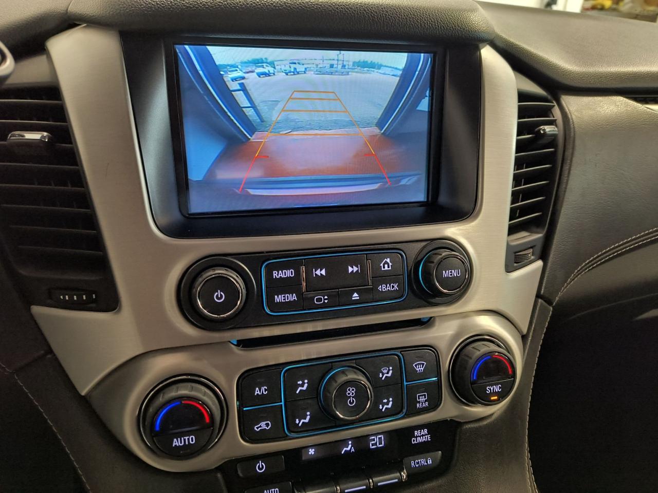 2017 GMC Yukon XL SLE Photo