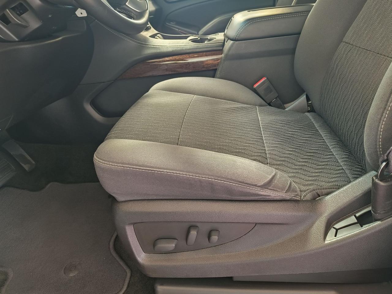 2017 GMC Yukon XL SLE Photo
