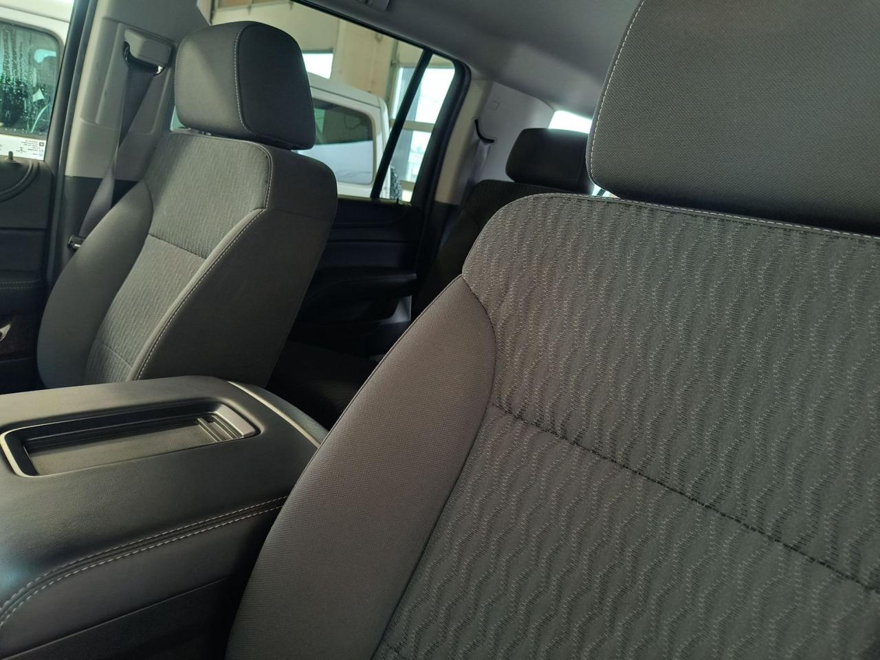 2017 GMC Yukon XL SLE Photo