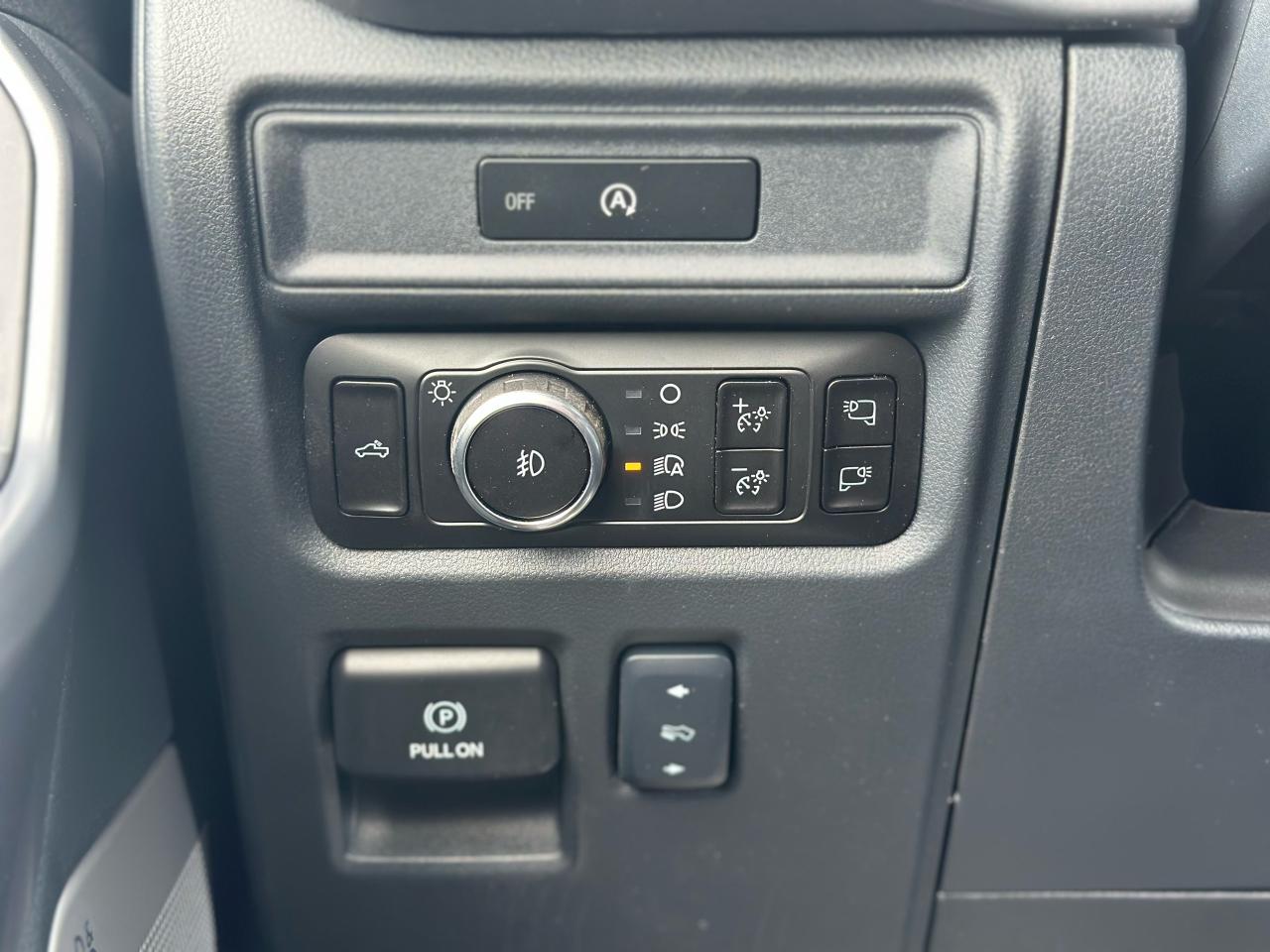 2025 Ford F-150 XLT 4WD SuperCrew 5.5' Box Photo5