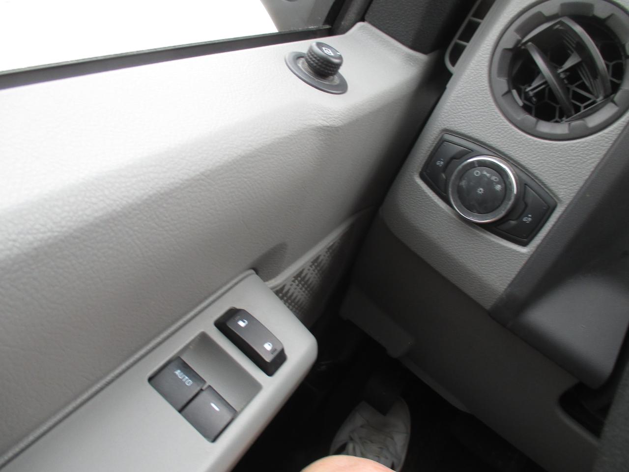 2023 Ford E450 E-450 DRW 176" WB 16 Ft.unicell w power tailgate - Photo #18