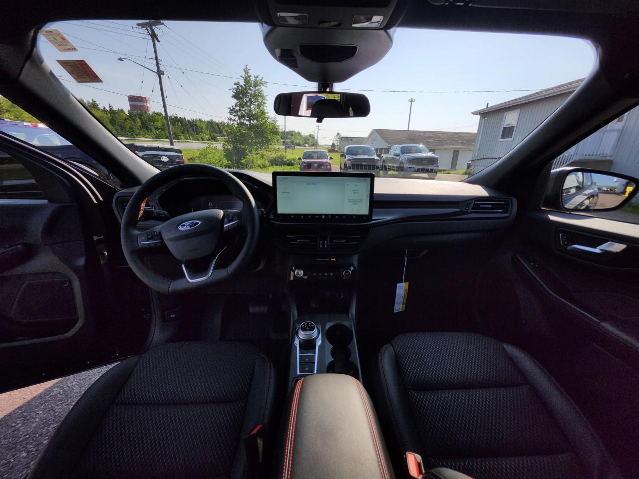 2025 Ford Escape ST-Line AWD Photo5
