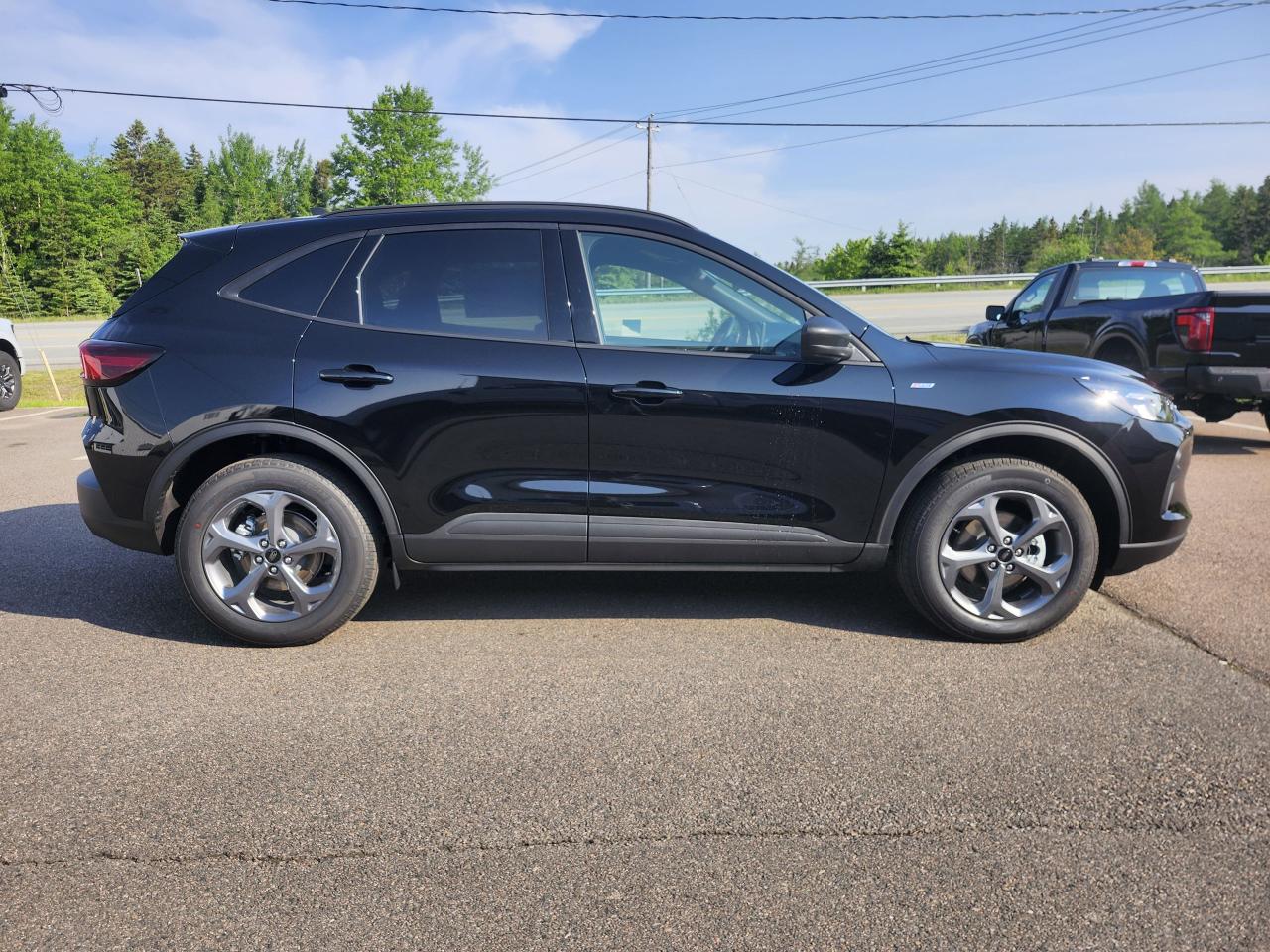 2025 Ford Escape ST-Line AWD Photo3
