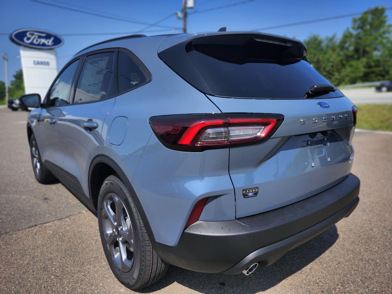 2025 Ford Escape ST-Line AWD Photo5