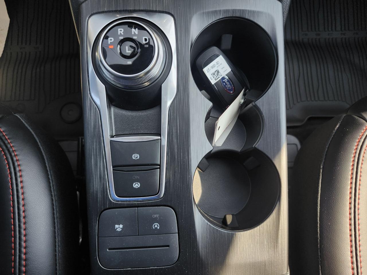 2025 Ford Escape ST-Line AWD Photo5