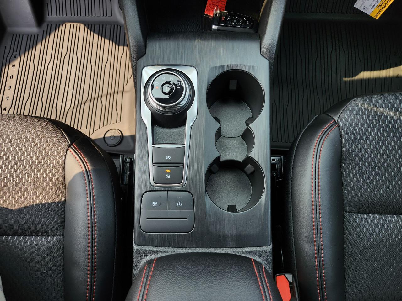 2025 Ford Escape ST-Line AWD Photo5