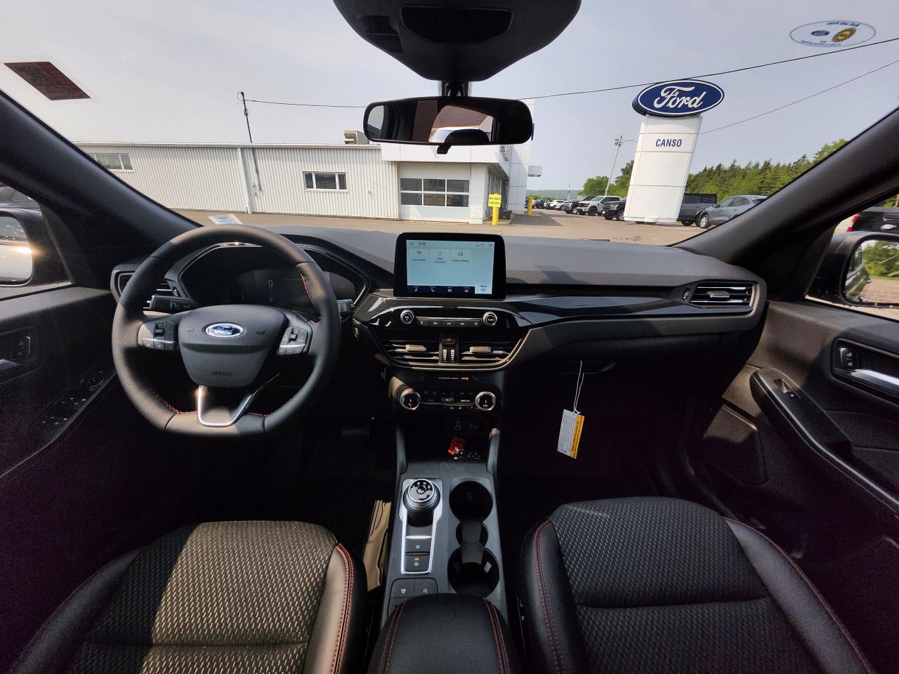2025 Ford Escape ST-Line AWD Photo5