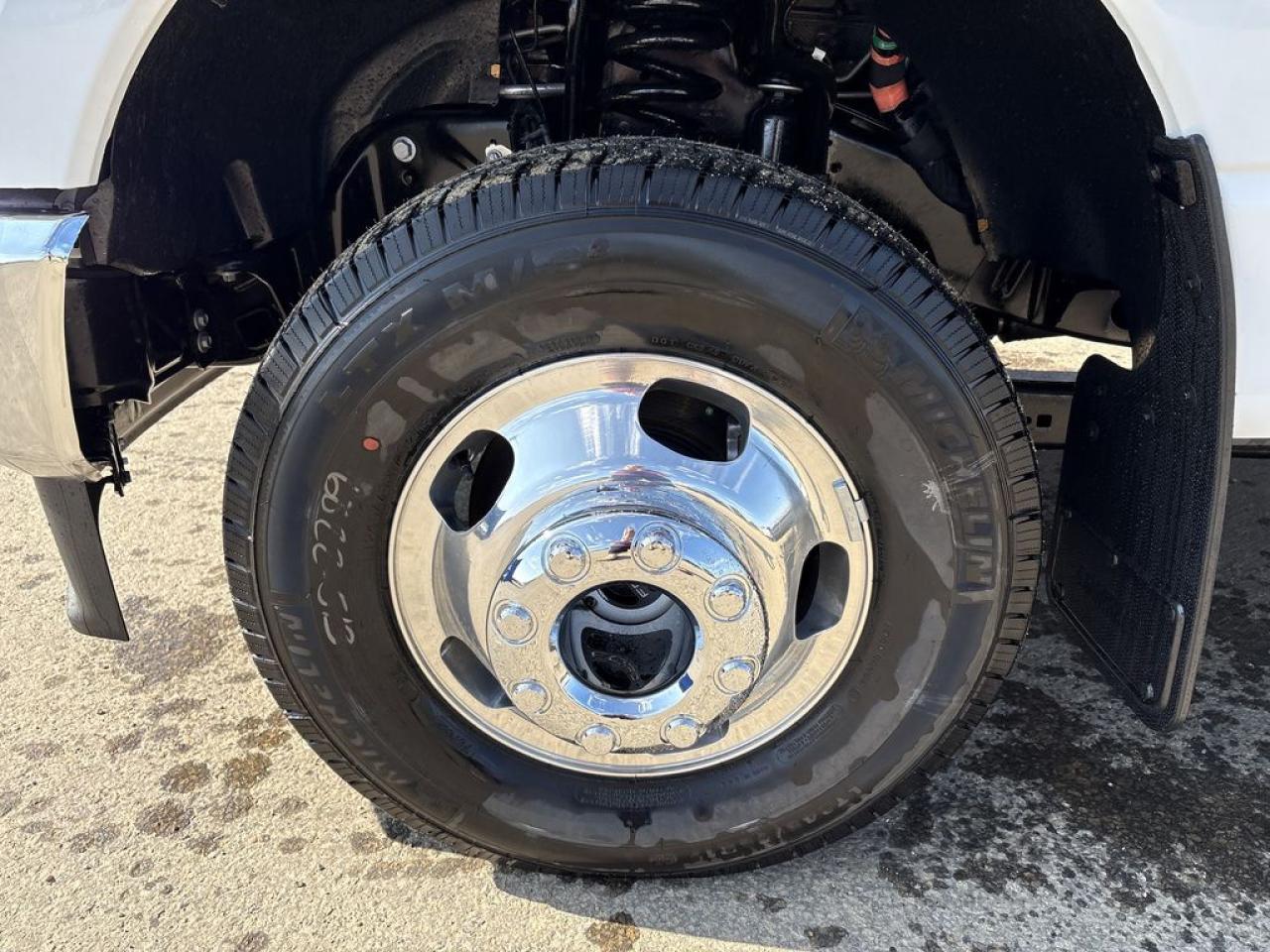 2025 Ford F-350 Super Duty DRW XLT 8' Box 623A Photo2