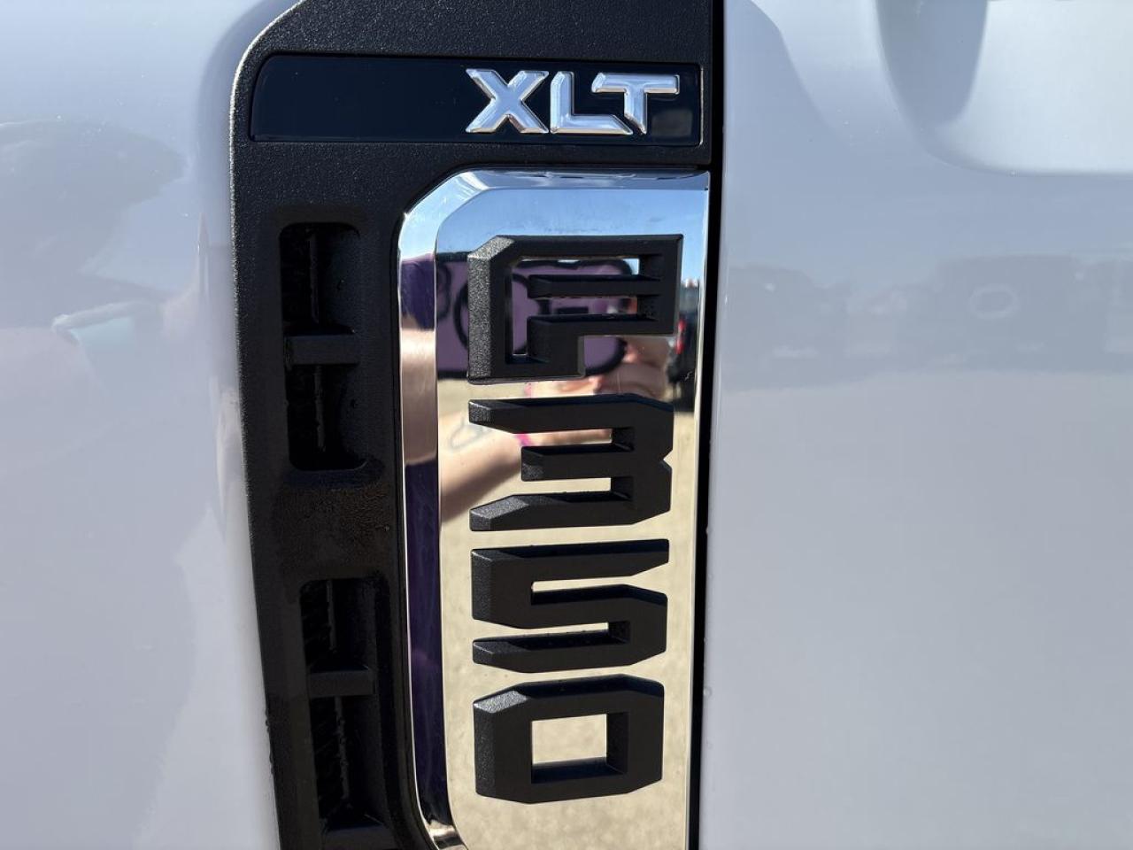 2025 Ford F-350 Super Duty DRW XLT 8' Box 623A Photo5
